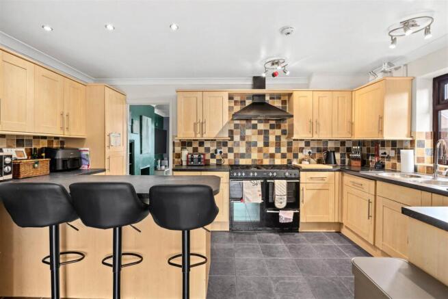Kitchen/Dining