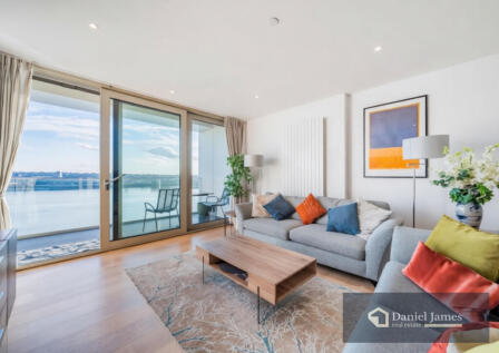 16 Admiralty Avenue, London, E16