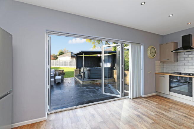 4 bed Detached for sale Image 5