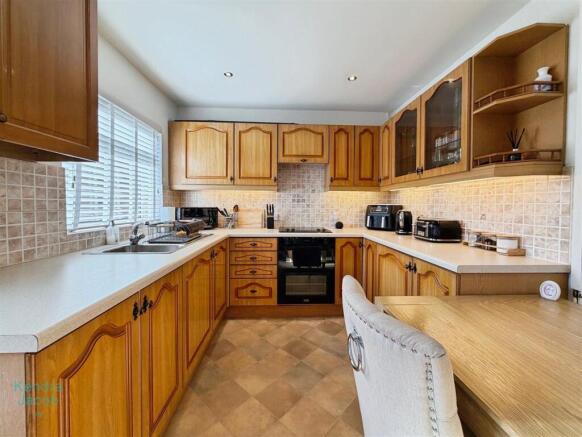 2 bed Terraced for sale Image 6