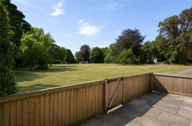3 bed Semi-Detached for sale Image 4