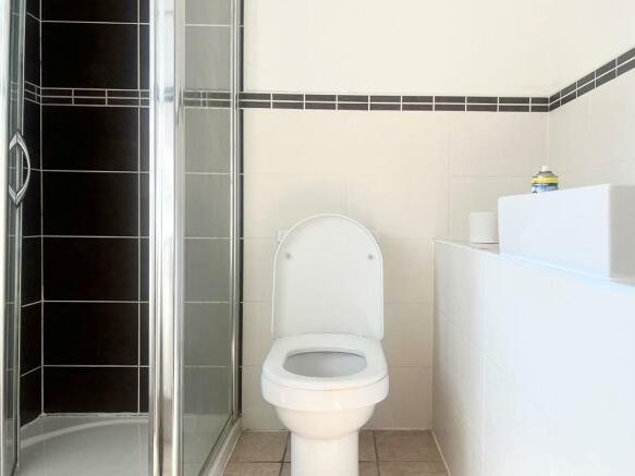 En-suite Shower Room.jpeg