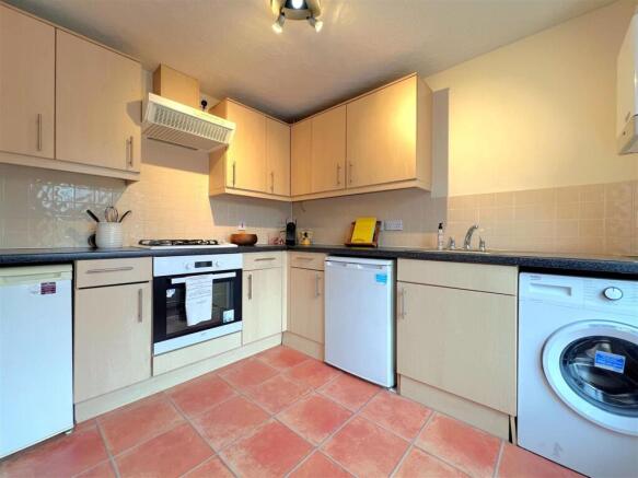 kitchen 2.jpg