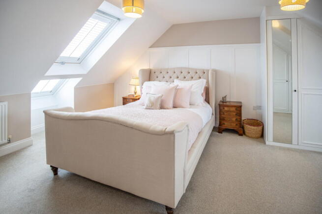 4 bed Detached for sale Image 10