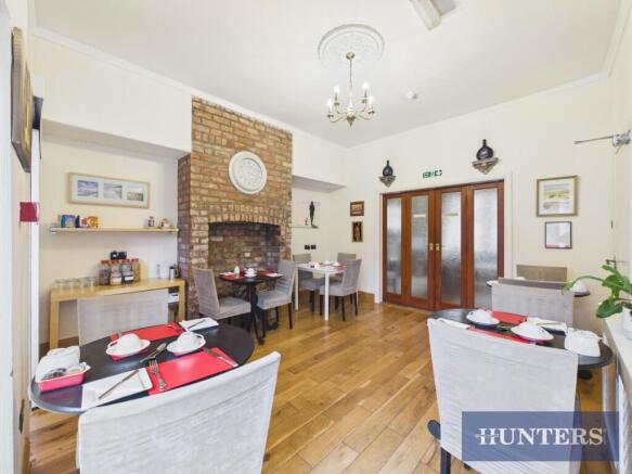 7 bed Semi-Detached for sale Image 4