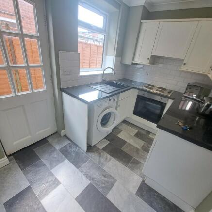 4 bed End of Terrace to rent Image 8
