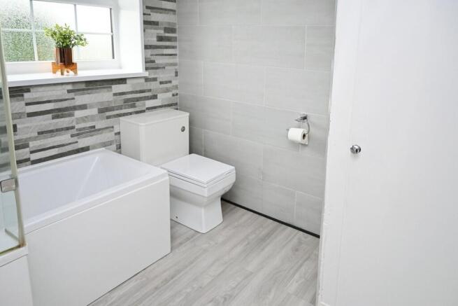 2 bed Semi-Detached to rent Image 10
