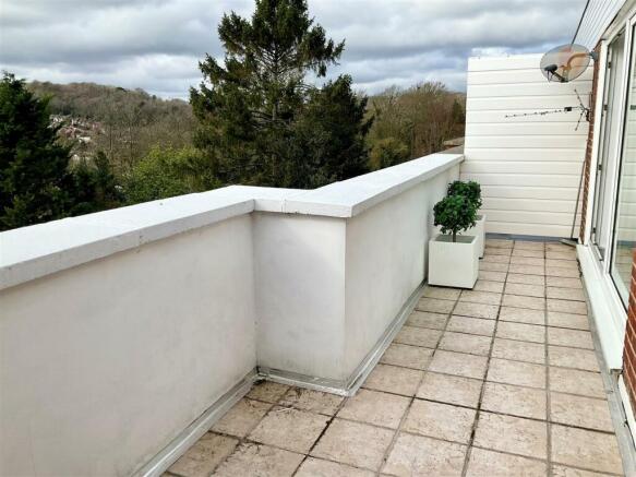 balcony1.jpg