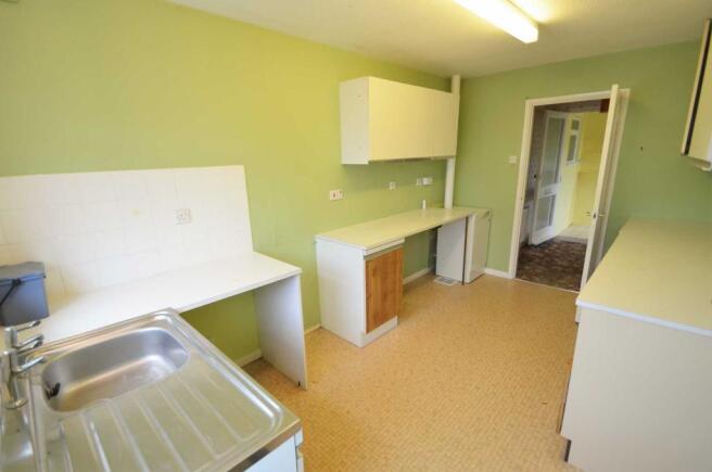 Spacious Bunglalow in need of updating - Haydons Park, Honiton