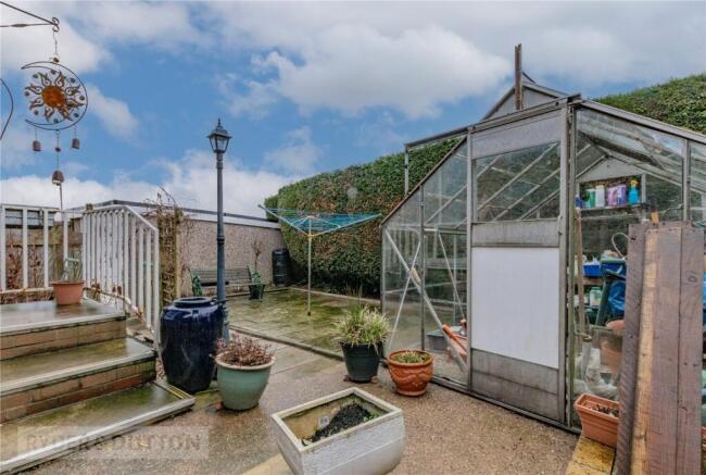 2 bed Detached for sale Image 10
