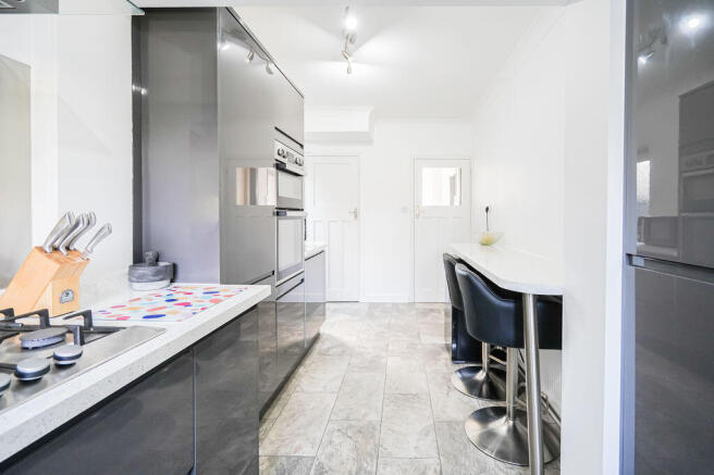Warwick Drive , Mansfield, NG18 3AE photo 5
