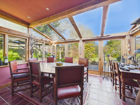 CAM01354G0-PR0697-STILL004