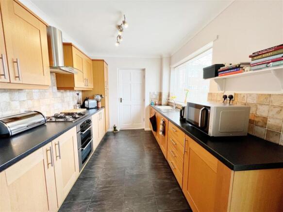 Kitchen Diner 3.jpg