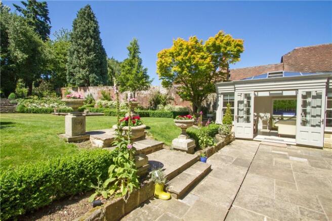 Stunning Grounds