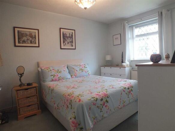 BEDROOM (1) REAR