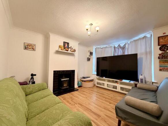 The Headlands, Northampton NN3 photo 3
