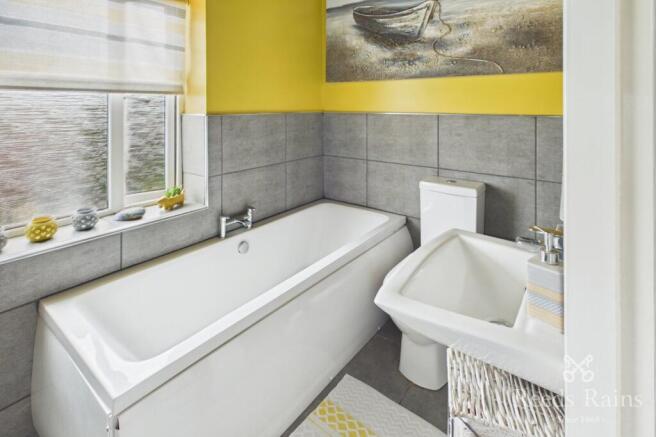 3 bed Semi-Detached for sale Image 8