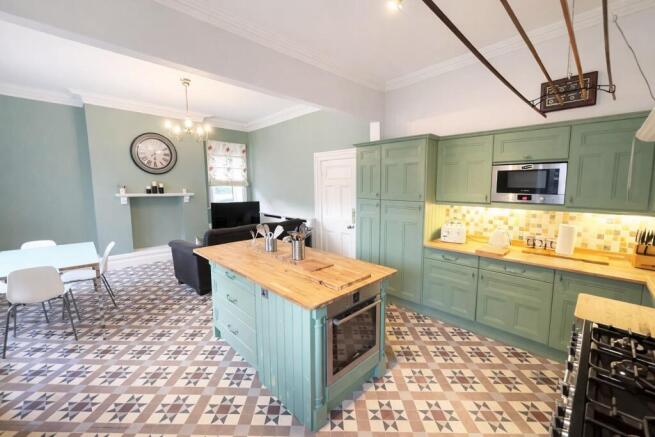 kitchen 2 .jpg