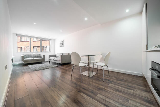 Maddison House000...