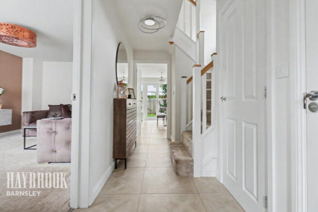 4 bed Detached for sale Image 9