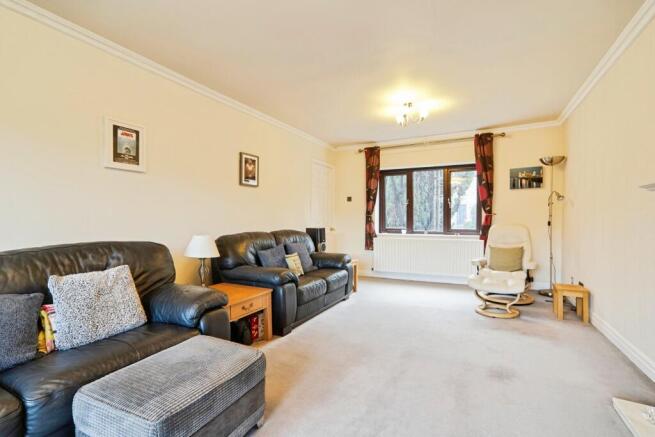 4 bed Detached for sale Image 10