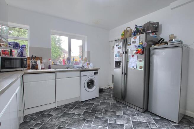 3 bed Semi-Detached for sale Image 6