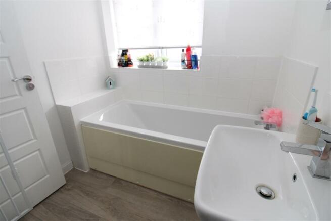 bathroom2.JPG