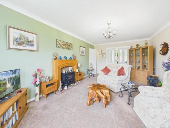 2 bed Flat for sale Image 4