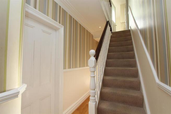 HALLWAY.jpg