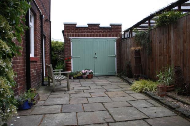 GARAGE