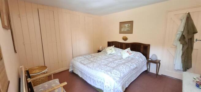 BEDROOM 2