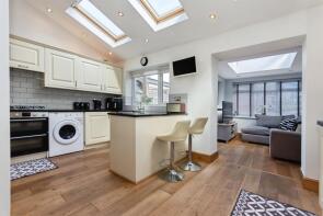 8, Wendron Grove, Birmingham B14 6LL