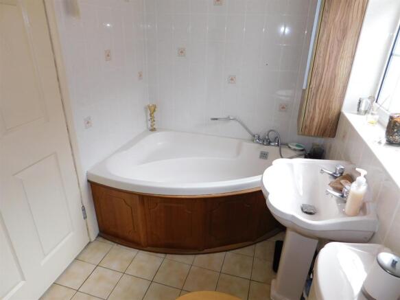 Bath/Wet Room 2
