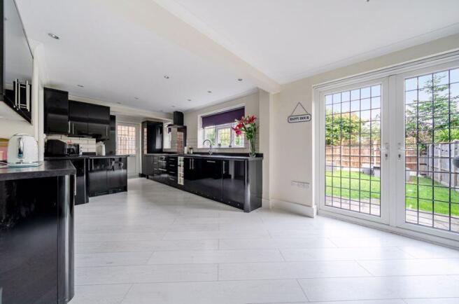 Kitchen diner angle 1