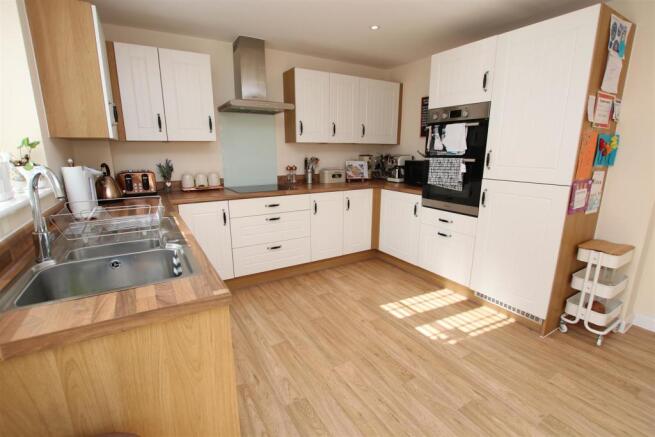 Kitchen.JPG