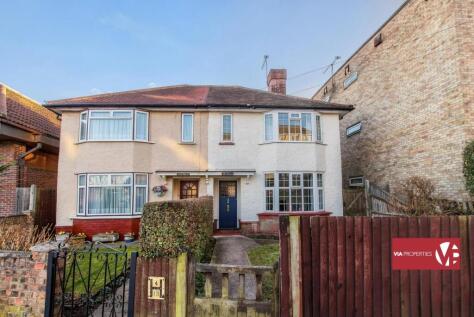 Brocket Road, Hoddesdon, EN11