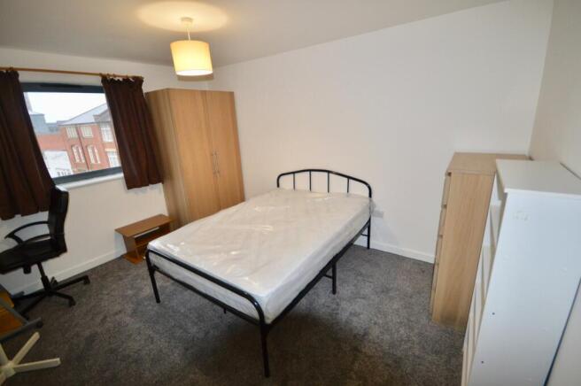 2 bed Flat to rent Image 4