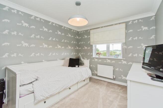 4 bed Detached for sale Image 12