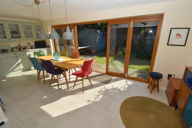 DSC_0010 (Custom).JPG