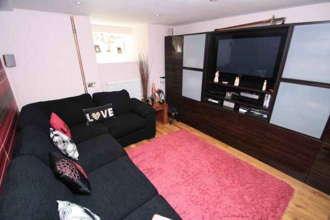 Snug/TV room