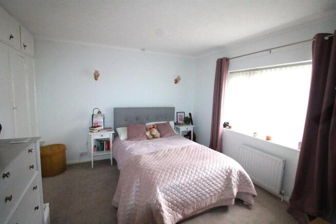 14 Pendle Cres-Bed2.JPG