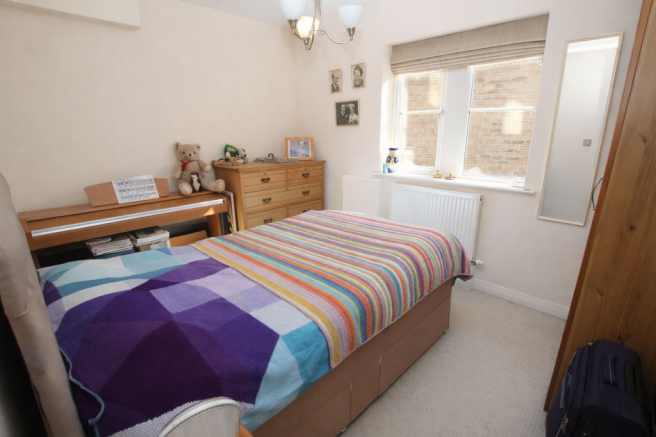 3 bed Flat for sale Image 8
