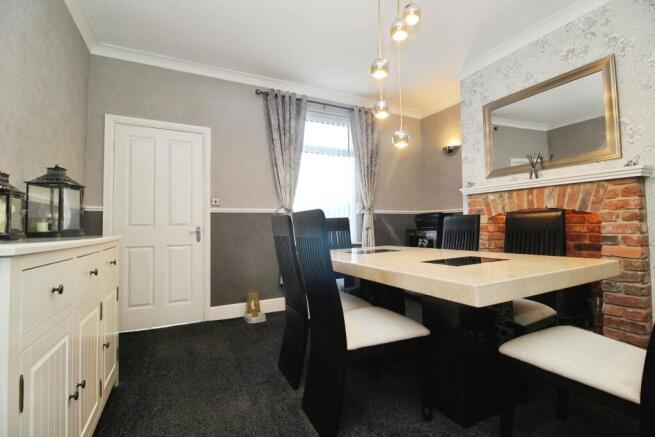 4 bed Semi-Detached for sale Image 10