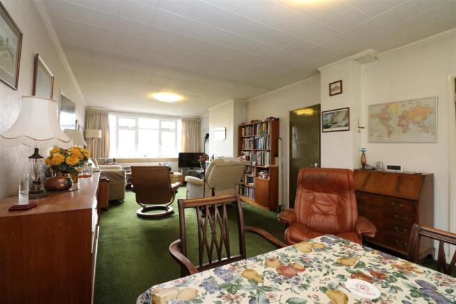 Lounge / Dining Room
