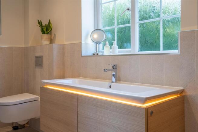 Stunning Recently Fitted Luxury Family Bathroom