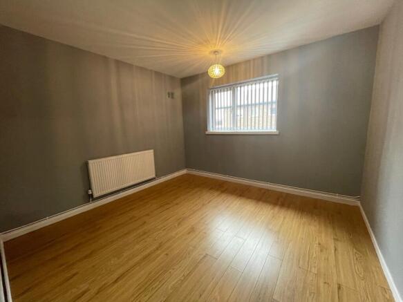 2 bed Flat to rent Image 6