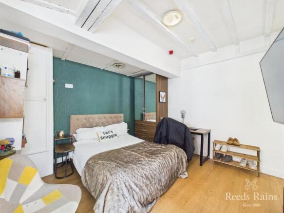 9 bed Semi-Detached for sale Image 11