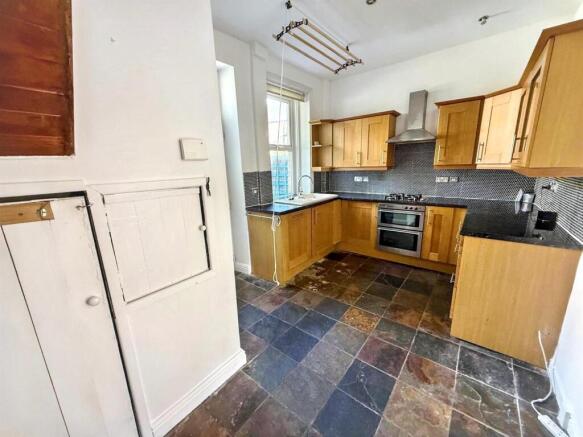 3 bed Terraced for sale Image 9