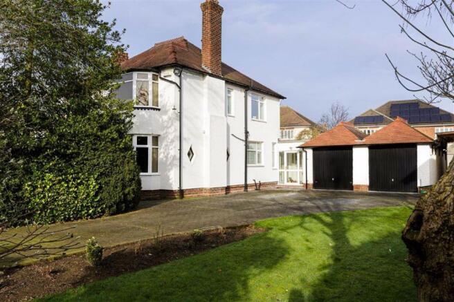 ATTACHED DOUBLE GARAGE