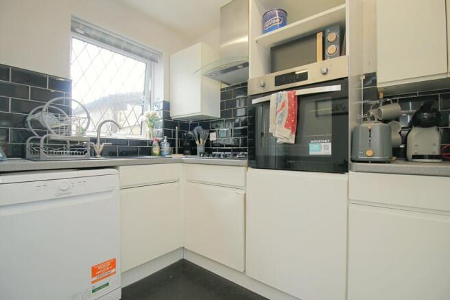 2 bed Semi-Detached for sale Image 7